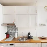 Haussmannian elegance close to Montmartre