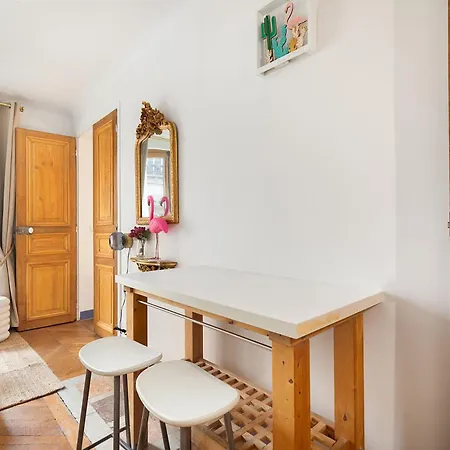 Haussmannian Elegance Close To Montmartre Appartamento Parigi