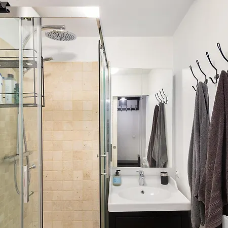 Haussmannian Elegance Close To Montmartre Appartamento Parigi
