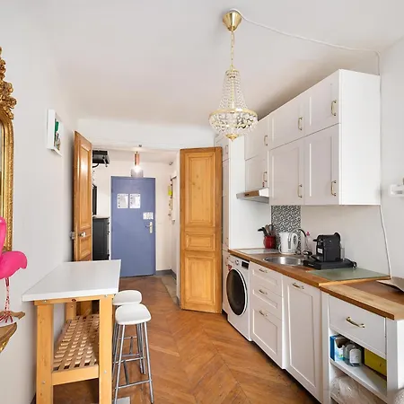 Haussmannian Elegance Close To Montmartre Parigi