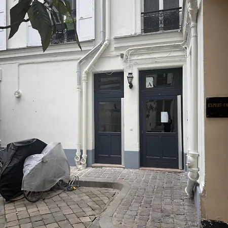 Haussmannian Elegance Close To Montmartre Appartamento