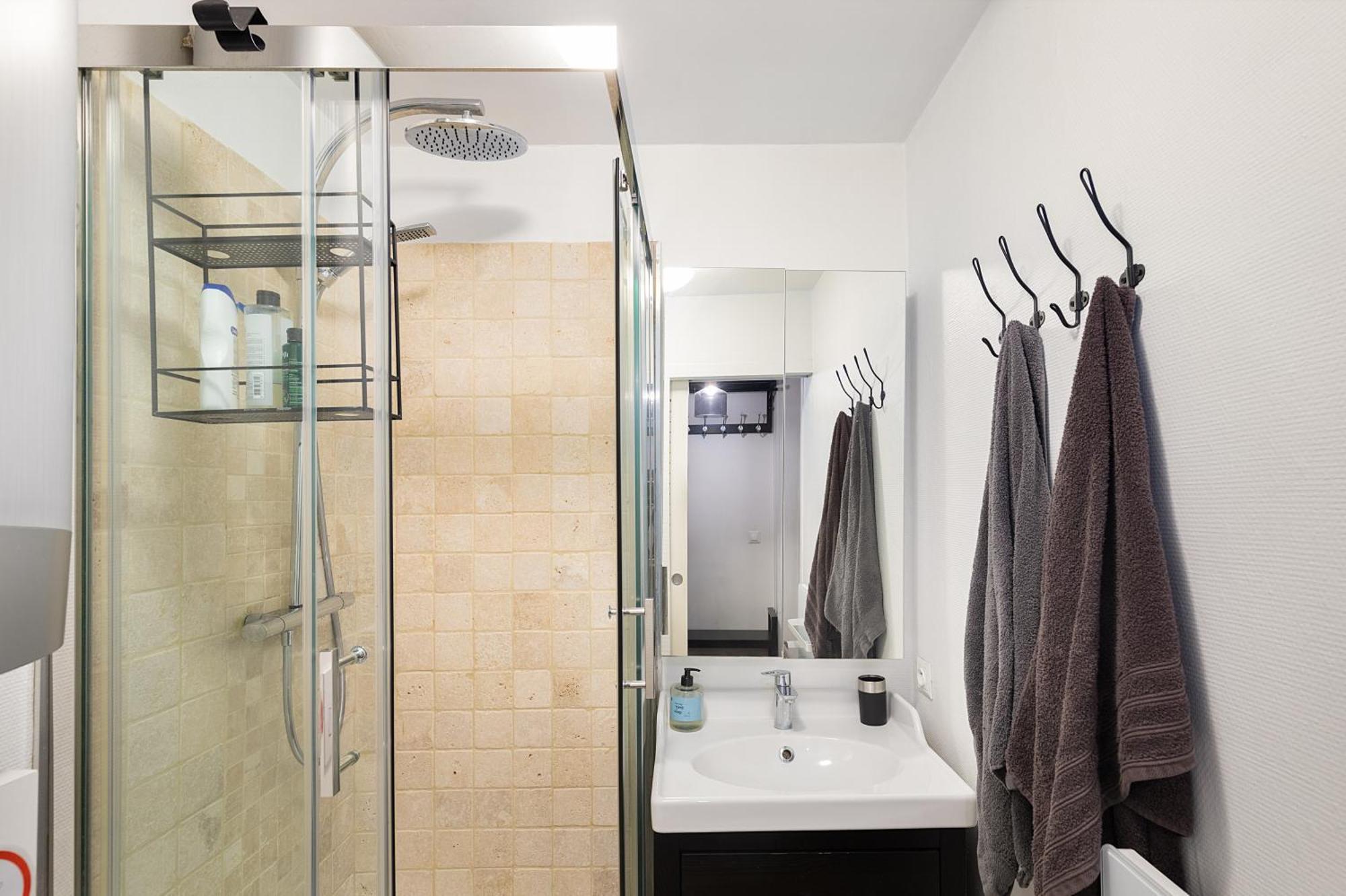 Haussmannian Elegance Close To Montmartre Appartamento Parigi